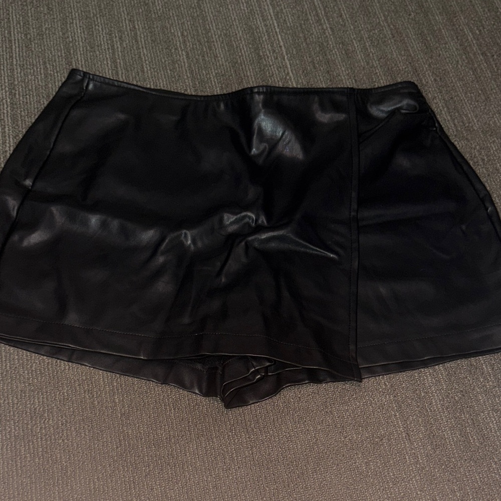 Maurices Black Faux High Rise Leather Women Skort